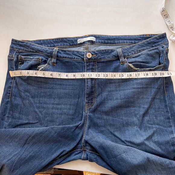 KanCan Distressed Cropped Jeans Size 24W - Picture 7 of 8